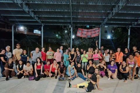Projeto "Casca de Bala Charme Flashback" transforma vidas através da dança na Zona Leste